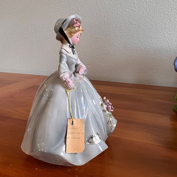 1980s Josef Originals "LUCY ANN" Southern Bell, Vintage 1980s Figurine - Picture 4 of 9